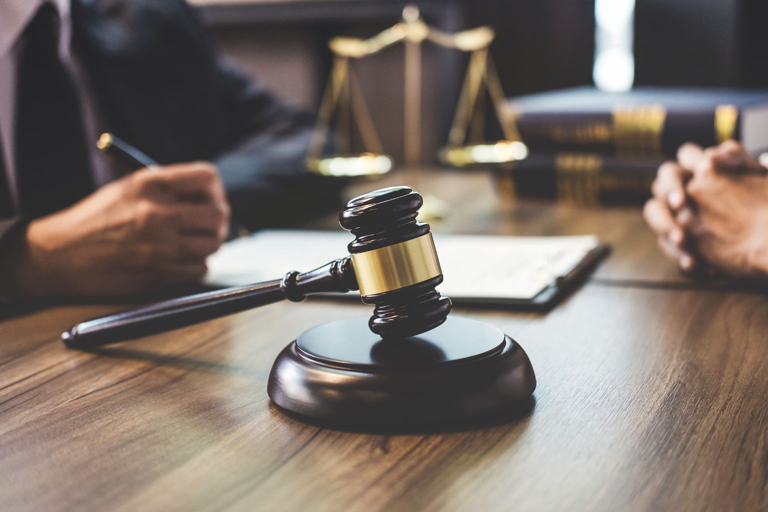 Justice & procédures — cadrage et protection